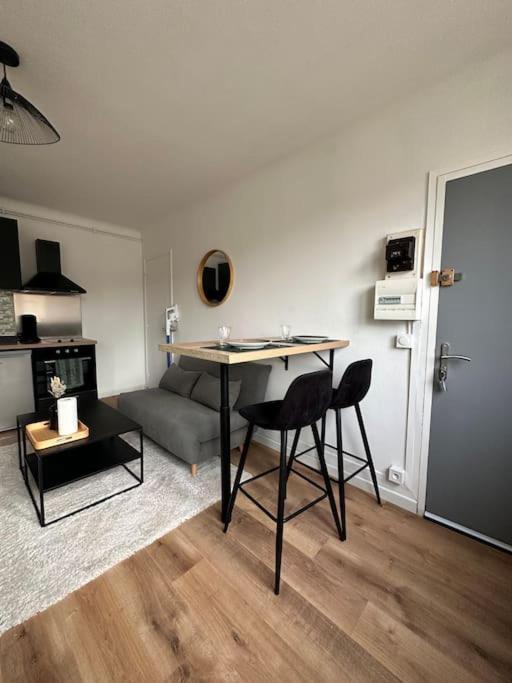 Appartement Proche Paris Et Metro - Parking Prive メゾン・アルフォール エクステリア 写真